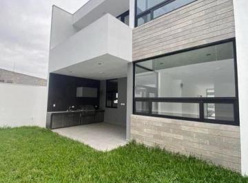 Casa · 365m² · 3 Recámaras · 2 Estacionamientos · Casa - Fraccionamiento Aires del Vergel