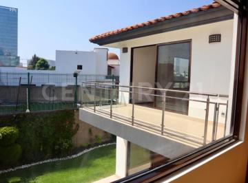 Casa en Venta de 3 habitaciones Zona comercial Angelopolis · Venta de Residencia en Puebla Fracc. Puerta Paraíso.