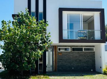 Casa de 4 habitaciones, Zapopan · Casa en Venta en Valle Imperial