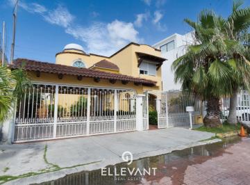 Casa en condominio de 3 habitaciones, Cancún · Casa en Venta en Residencial Privada Sm 17