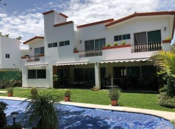 Casa · 520ha · 5 Recámaras · 2 Estacionamientos · Casa en Lomas de Cocoyoc