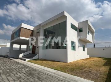 Casa en condominio · 760m² · 3 Recámaras · 4 Estacionamientos · Casa en Venta en Residencial Cascada de Los Ángeles II. - (4)