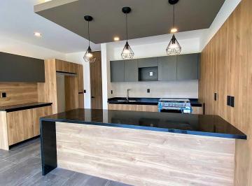 Casa · 240m² · 3 Recámaras · 2 Estacionamientos · Casa en Venta Altozano Querétaro