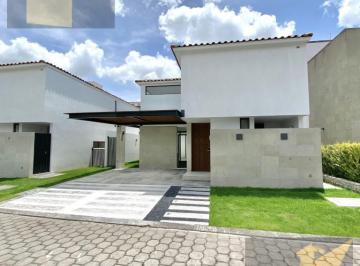 Casa · 205m² · 3 Recámaras · 2 Estacionamientos · Casa en Venta en Condado del Valle (Santiago)