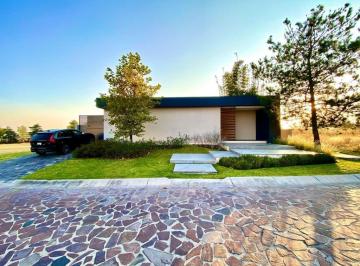 Casa de 4 habitaciones, León · Residencia de Lujo en Venta en El Bosque Country Club, León, Guanajuato.