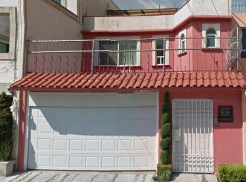 Casa de 4 habitaciones, Venustiano Carranza · Bonita Casa en Una Exelente Ubicacion Cerca de Escuelas Parques y Hospitaless