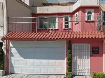 Casa · 248m² · 4 Recámaras · 2 Estacionamientos · Bonita Casa en Venta en Col, Jardin Balbuena