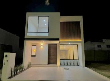 Casa · 172m² · 3 Recámaras · 2 Estacionamientos · Casa en Nueva en Venta en Mayorca Residencial