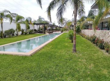 Casa · 597m² · 4 Recámaras · 4 Estacionamientos · Casa en Venta en Mérida