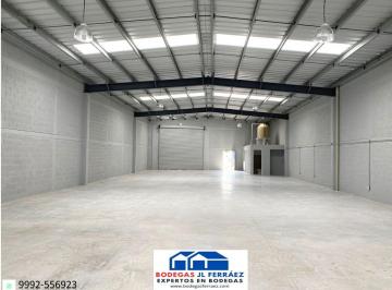 Bodega comercial · 450m² · 1 Recámara · 10 Estacionamientos · Bodegas 450 M&sup2;.exc. Ubicacion Comercial Cerca Avdes Principales /c/seguridad