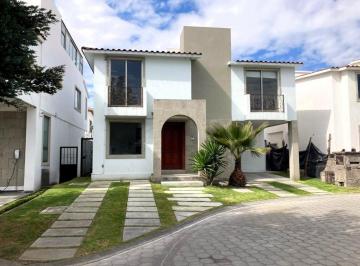 Casa en condominio · 3 Recámaras · 3 Estacionamientos · Casa en Venta en Condado del Valle, Metepec, Estado de México, Sección Bakeira
