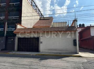 Casa · 376m² · 4 Recámaras · 6 Estacionamientos · Casa en Venta en San Salvador Tizatlalli, Metepec, Mex.