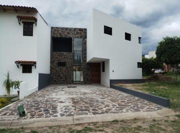 Casa · 267m² · 4 Recámaras · 6 Estacionamientos - JUCALI GRUPO INMOBILIARIO · Se Vende Casa en Colinas de Santa Anita, Tlajomulco de Zúñiga, Jalisco.