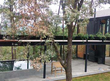 Casa · 580m² · 5 Recámaras · 4 Estacionamientos · Casa Nueva en Venta en Avándaro, Zona Club de Golf
