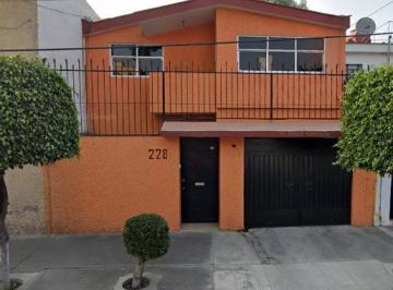 Casa de 3 habitaciones, Azcapotzalco · Hermosa Casa en Venta de Remate en Col Nueva Santa Maria Azcapotzalco