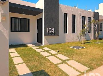 Casa · 115m² · 3 Recámaras · 2 Estacionamientos · Casa de 1 Planta en Celaya Cerca de Ciudad Industrial | Ventanales de Santa María | Gamesa, Pepsi.