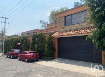 Casa · 686m² · 4 Recámaras · 3 Estacionamientos · Casa en Venta en Jardines del Pedregal