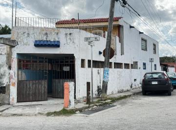 Casa · 138m² · 5 Recámaras · 1 Estacionamiento · Casa en Esquina en Venta en El Centro de Mérida Para Remodelar