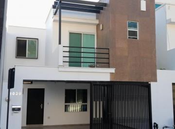 Casa de 3 habitaciones, Monterrey · Casa en Venta en Residencial de La Sierra, Carretera Nac, Monterrey.