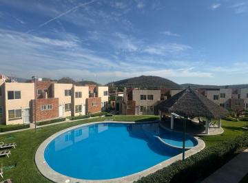 Casa de 2 habitaciones, Xochitepec · Casa en Oportunidad en Colinas de Xochitepec