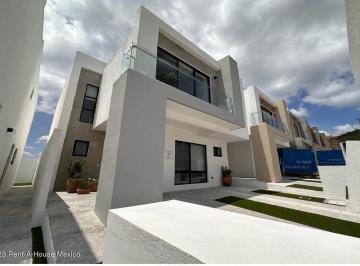 Casa · 162m² · 3 Recámaras · 2 Estacionamientos · Fray Junípero Casa Nueva en Venta Rah4374