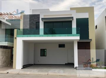 Casa · 220m² · 3 Recámaras · 2 Estacionamientos · Casa en Altabrisa