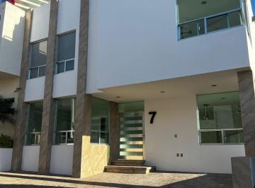 Casa · 213m² · 3 Recámaras · 2 Estacionamientos · Casa en Venta Renta en Centro Sur Claustros de Las Misiones II Queretaro Frente Central Park