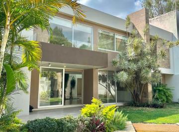 Casa de 4 habitaciones, Cuernavaca · Casa en Zona Norte con Seguridad 24hrs