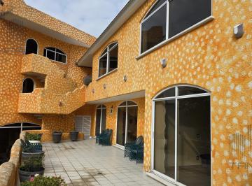 Casa · 3 Recámaras · 3 Estacionamientos · Casa en Venta – La Herradura, Naucalpan Estilo Mexicano - Contemporáneo con Toques Vintage