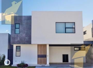 Casa · 246m² · 3 Recámaras · 2 Estacionamientos · Casa en Venta San Gaspar Tlahuelilpan, Metepec
