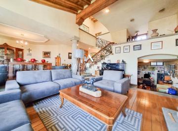 Sala · ¡Baja de Precio! Casa Espaciosa y con Hermosa Vista