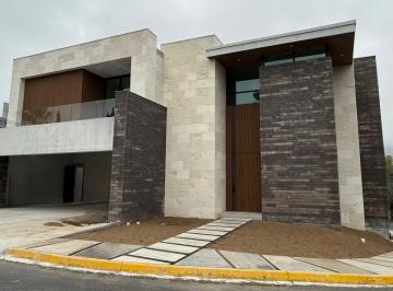 Casa de 3 habitaciones, Monterrey · Casa en Venta en Monterrey Zona Carretera Nacional Valle Alto