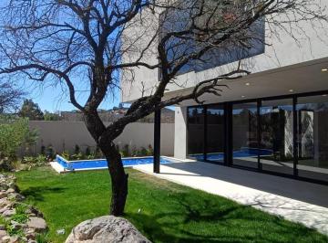 Casa de 4 habitaciones, Querétaro · Casa en Venta en Altozano, Priv. Lago Querétaro