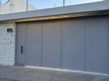 Casa · 293m² · 4 Recámaras · 4 Estacionamientos · Hermosa Casa en Venta Remodelada en Santa Isabel, El Palomar.