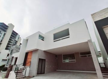 Casa de 3 habitaciones, San Luis Potosí · Hermosa Casa Nueva en El Club de Golf con Hermosa Vista