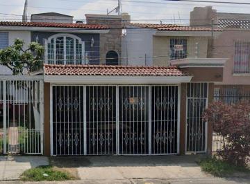 Casa de 3 habitaciones, Guadalajara · Casa en Venta Colonia Lomas de Independencia por Remate, Excelente Oportunidad!