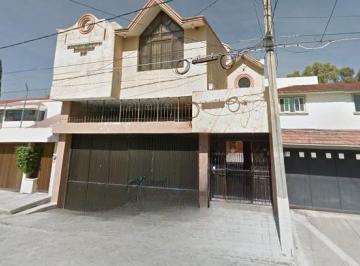 Casa de 4 habitaciones, Celaya · Casa en Venta Colonia Las Arboledas por Remate, Excelente Oportunidad!