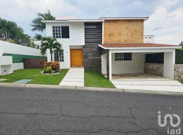 Casa · 428m² · 4 Recámaras · 3 Estacionamientos · Amplia Casa en Lomas de Cocoyoc, Cocoyoc, Morelos