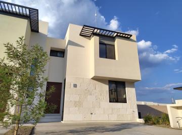 Casa · 126m² · 3 Recámaras · 2 Estacionamientos · Casa Zhoto con Sala de Tv en Venta en Azhala, Zibatá, Querétaro