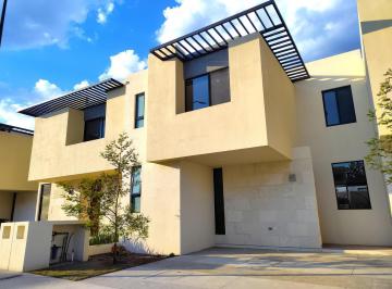 Casa · 187m² · 3 Recámaras · 3 Estacionamientos · Casa Zhu con Recámara en Planta Baja en Venta en Azhala, Zibatá Querétaro