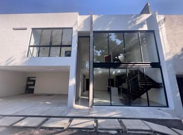 Casa · 240m² · 3 Recámaras · 3 Estacionamientos · Casa - Delicias