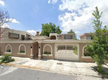 Casa de 4 habitaciones, Monterrey · Aprovecha Casa en V Enta Ubicada en Contry, Monterrey