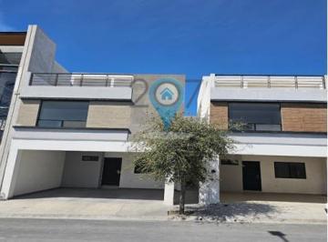 Casa · 213m² · 3 Recámaras · 2 Estacionamientos · Casa en Venta 3 Niveles Frente a Parque