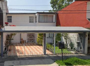 Casa en Venta de 3 habitaciones Valle de Santa Mónica · Bonita Casa en Una Exelente Ubicacion Cerca de Escuelas Parques y Hospitales