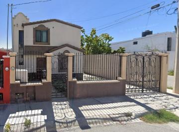 Casa de 3 habitaciones, Saltillo · Bonita Casa en Una Exelente Ubicacion Cerca de Escuelas Parques y Hospitales