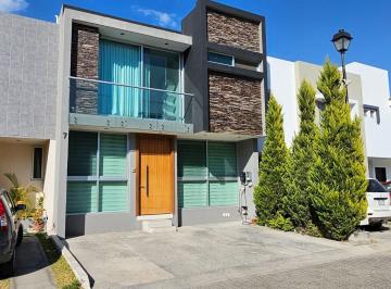 Casa de 3 habitaciones, Tlajomulco de Zúñiga · Residencia con Terminados de Lujo y Amplios Espacios Coto "Bastión"