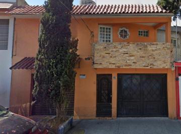 Casa de 3 habitaciones, Iztacalco · Bonita Casa en Una Exelente Ubicacion Cerca de Escuelas Parques y Hospitales