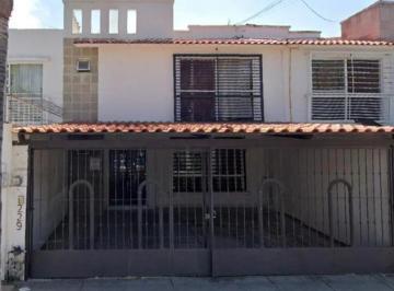 Casa de 4 habitaciones, León · Hermosa Casa en Venta de Remate en Leon, Gto