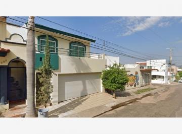 Casa de 3 habitaciones, Culiacán · Casa en Venta en Lomas del Sol, Culiacán, Sinaloa