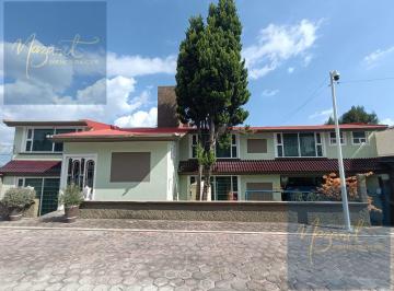 Casa · 285m² · 4 Recámaras · 2 Estacionamientos · Casa en Renta con Cuatro Habitaciones y Jardín en Tizatlan, Tlaxcala.